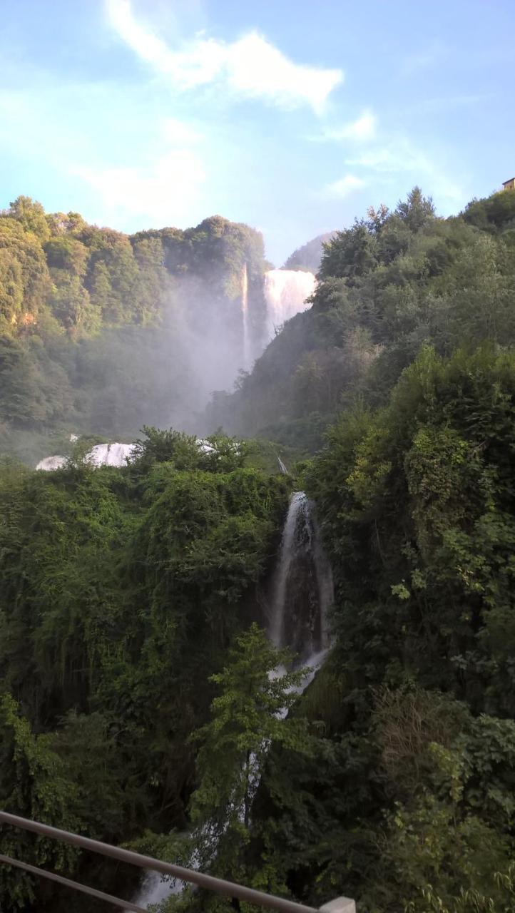 Valle Degli Ulivi Appartamento Terni Exterior photo